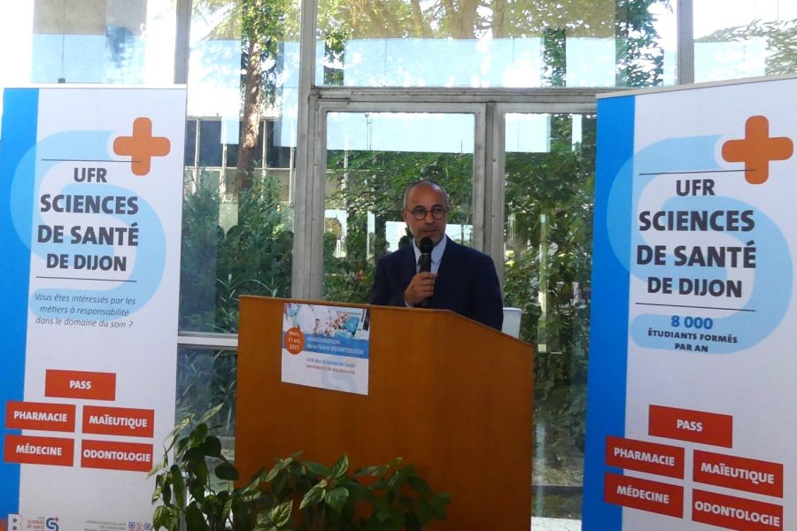 Freddy Serveaux (Directeur du Centre Hospitalier Universitaire Dijon Bourgogne) pour l'inauguration de la filière Odontologie à l'UFR des Sciences de Santé